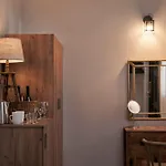 Mirabilia Boutique
